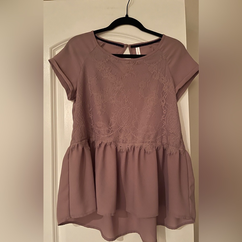 Xhilaration Mauve Lace Blouse Size M